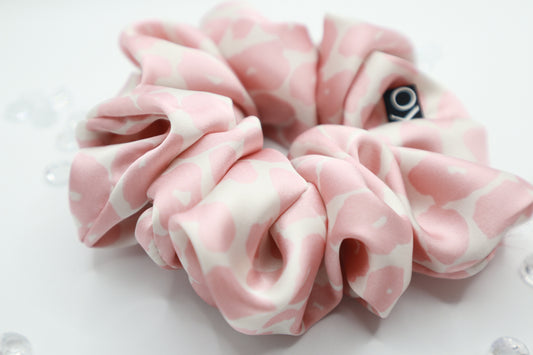 Daisy - Oversized Scrunchie Lightweight Satin Leopard Print in Light Pink 💕✨
