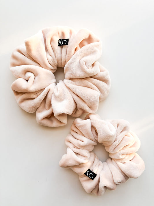 Lena – Beige Stretch Velvet Scrunchie • Oversized or Mini Size ♡🤍